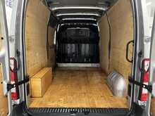 Renault Master 2.3 dCi 35 Business+ Panel Van 4dr Diesel Manual FWD MWB Medium Roof Euro 6 (135 ps) - U1881