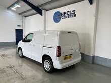 Vauxhall Combo 1.5 Turbo D 2300 Pro Panel Van 5dr Diesel Manual L1 H1 Euro 6 (s/s) (100 ps) - U1884