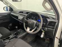 Toyota Hilux 2.4 D-4D Active Pickup Double Cab 4dr Diesel Manual 4WD Euro 6 (3.5t) (150 ps) - U1913