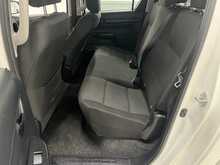 Toyota Hilux 2.4 D-4D Active Pickup Double Cab 4dr Diesel Manual 4WD Euro 6 (3.5t) (150 ps) - U1913