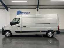 Renault Master 2.3 dCi 35 Business+ Panel Van 4dr Diesel Manual FWD LWB Medium Roof Euro 6 (135 ps) - U1916