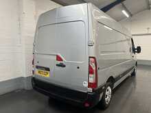 Renault Master 2.3 dCi 35 Business+ Panel Van 4dr Diesel Manual FWD LWB Medium Roof Euro 6 (135 ps) - U1916