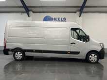 Renault Master 2.3 dCi 35 Business+ Panel Van 4dr Diesel Manual FWD LWB Medium Roof Euro 6 (135 ps) - U1916