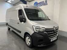 Renault Master 2.3 dCi 35 Business+ Panel Van 4dr Diesel Manual FWD LWB Medium Roof Euro 6 (135 ps) - U1916