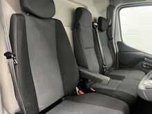 Renault Master 2.3 dCi 35 Business+ Panel Van 4dr Diesel Manual FWD LWB Medium Roof Euro 6 (135 ps) - U1916