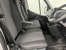 Renault Master 2.3 dCi 35 Business+ Panel Van 4dr Diesel Manual FWD LWB Medium Roof Euro 6 (135 ps) - U1916