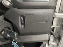 Renault Master 2.3 dCi 35 Business+ Panel Van 4dr Diesel Manual FWD LWB Medium Roof Euro 6 (135 ps) - U1916