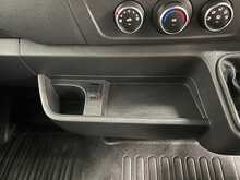 Renault Master 2.3 dCi 35 Business+ Panel Van 4dr Diesel Manual FWD LWB Medium Roof Euro 6 (135 ps) - U1916