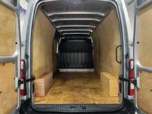 Renault Master 2.3 dCi 35 Business+ Panel Van 4dr Diesel Manual FWD LWB Medium Roof Euro 6 (135 ps) - U1916