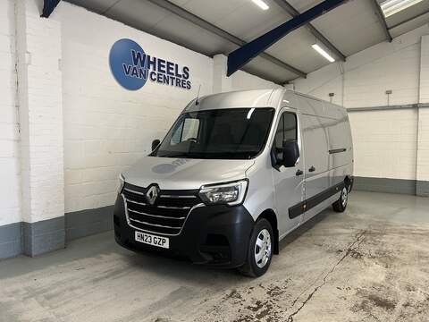 Renault Master 2.3 dCi 35 Business+ Panel Van 4dr Diesel Manual FWD MWB Medium Roof Euro 6 (135 ps)