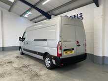 Renault Master 2.3 dCi 35 Business+ Panel Van 4dr Diesel Manual FWD LWB Medium Roof Euro 6 (135 ps) - U1916