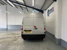 Renault Master 2.3 dCi 35 Business+ Panel Van 4dr Diesel Manual FWD LWB Medium Roof Euro 6 (135 ps) - U1916
