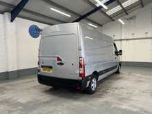 Renault Master 2.3 dCi 35 Business+ Panel Van 4dr Diesel Manual FWD LWB Medium Roof Euro 6 (135 ps) - U1916