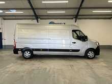 Renault Master 2.3 dCi 35 Business+ Panel Van 4dr Diesel Manual FWD LWB Medium Roof Euro 6 (135 ps) - U1916