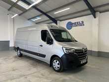 Renault Master 2.3 dCi 35 Business+ Panel Van 4dr Diesel Manual FWD LWB Medium Roof Euro 6 (135 ps) - U1916