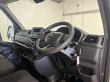 Renault Master 2.3 dCi 35 Business+ Panel Van 4dr Diesel Manual FWD LWB Medium Roof Euro 6 (135 ps) - U1916