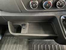 Renault Master 2.3 dCi 35 Business+ Panel Van 4dr Diesel Manual FWD LWB Medium Roof Euro 6 (135 ps) - U1916
