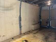 Renault Master 2.3 dCi 35 Business+ Panel Van 4dr Diesel Manual FWD LWB Medium Roof Euro 6 (135 ps) - U1916