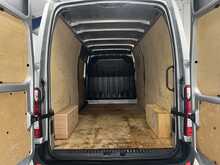 Renault Master 2.3 dCi 35 Business+ Panel Van 4dr Diesel Manual FWD LWB Medium Roof Euro 6 (135 ps) - U1916