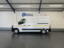 Renault Master 2.3 dCi 35 Business+ Panel Van 4dr Diesel Manual FWD MWB Medium Roof Euro 6 (135 ps) - U1956