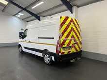 Renault Master 2.3 dCi 35 Business+ Panel Van 4dr Diesel Manual FWD MWB Medium Roof Euro 6 (135 ps) - U1956