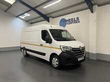 Renault Master 2.3 dCi 35 Business+ Panel Van 4dr Diesel Manual FWD MWB Medium Roof Euro 6 (135 ps) - U1956