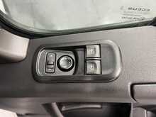 Renault Master 2.3 dCi 35 Business+ Panel Van 4dr Diesel Manual FWD MWB Medium Roof Euro 6 (135 ps) - U1956