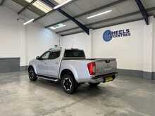 Nissan Navara 2.3 dCi Tekna Pickup Double Cab 4dr Diesel Auto 4WD Euro 6 (190 ps) - U2041