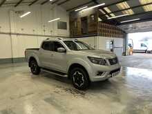 Nissan Navara 2.3 dCi Tekna Pickup Double Cab 4dr Diesel Auto 4WD Euro 6 (190 ps) - U2041