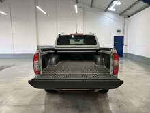 Nissan Navara 2.3 dCi Tekna Pickup Double Cab 4dr Diesel Auto 4WD Euro 6 (190 ps) - U2041