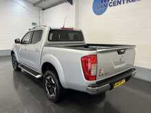 Nissan Navara 2.3 dCi Tekna Pickup Double Cab 4dr Diesel Auto 4WD Euro 6 (190 ps) - U2041