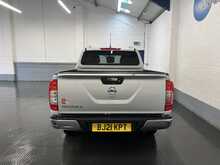 Nissan Navara 2.3 dCi Tekna Pickup Double Cab 4dr Diesel Auto 4WD Euro 6 (190 ps) - U2041
