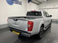 Nissan Navara 2.3 dCi Tekna Pickup Double Cab 4dr Diesel Auto 4WD Euro 6 (190 ps) - U2041