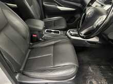 Nissan Navara 2.3 dCi Tekna Pickup Double Cab 4dr Diesel Auto 4WD Euro 6 (190 ps) - U2041