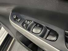 Nissan Navara 2.3 dCi Tekna Pickup Double Cab 4dr Diesel Auto 4WD Euro 6 (190 ps) - U2041