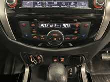 Nissan Navara 2.3 dCi Tekna Pickup Double Cab 4dr Diesel Auto 4WD Euro 6 (190 ps) - U2041