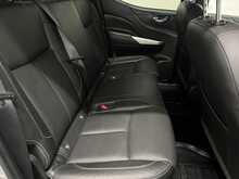 Nissan Navara 2.3 dCi Tekna Pickup Double Cab 4dr Diesel Auto 4WD Euro 6 (190 ps) - U2041