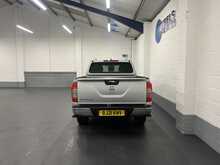 Nissan Navara 2.3 dCi Tekna Pickup Double Cab 4dr Diesel Auto 4WD Euro 6 (190 ps) - U2042