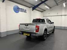 Nissan Navara 2.3 dCi Tekna Pickup Double Cab 4dr Diesel Auto 4WD Euro 6 (190 ps) - U2042