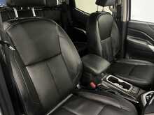 Nissan Navara 2.3 dCi Tekna Pickup Double Cab 4dr Diesel Auto 4WD Euro 6 (190 ps) - U2042
