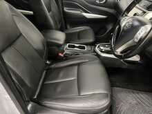Nissan Navara 2.3 dCi Tekna Pickup Double Cab 4dr Diesel Auto 4WD Euro 6 (190 ps) - U2042