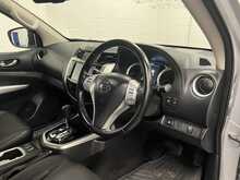 Nissan Navara 2.3 dCi Tekna Pickup Double Cab 4dr Diesel Auto 4WD Euro 6 (190 ps) - U2042