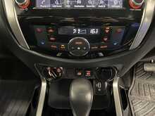 Nissan Navara 2.3 dCi Tekna Pickup Double Cab 4dr Diesel Auto 4WD Euro 6 (190 ps) - U2042