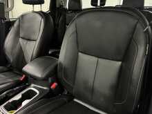 Nissan Navara 2.3 dCi Tekna Pickup Double Cab 4dr Diesel Auto 4WD Euro 6 (190 ps) - U2042