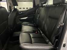 Nissan Navara 2.3 dCi Tekna Pickup Double Cab 4dr Diesel Auto 4WD Euro 6 (190 ps) - U2042