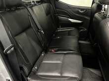 Nissan Navara 2.3 dCi Tekna Pickup Double Cab 4dr Diesel Auto 4WD Euro 6 (190 ps) - U2042