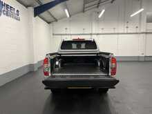 Nissan Navara 2.3 dCi Tekna Pickup Double Cab 4dr Diesel Auto 4WD Euro 6 (190 ps) - U2042