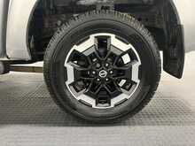 Nissan Navara 2.3 dCi Tekna Pickup Double Cab 4dr Diesel Auto 4WD Euro 6 (190 ps) - U2042