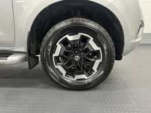 Nissan Navara 2.3 dCi Tekna Pickup Double Cab 4dr Diesel Auto 4WD Euro 6 (190 ps) - U2042