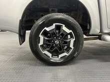 Nissan Navara 2.3 dCi Tekna Pickup Double Cab 4dr Diesel Auto 4WD Euro 6 (190 ps) - U2042
